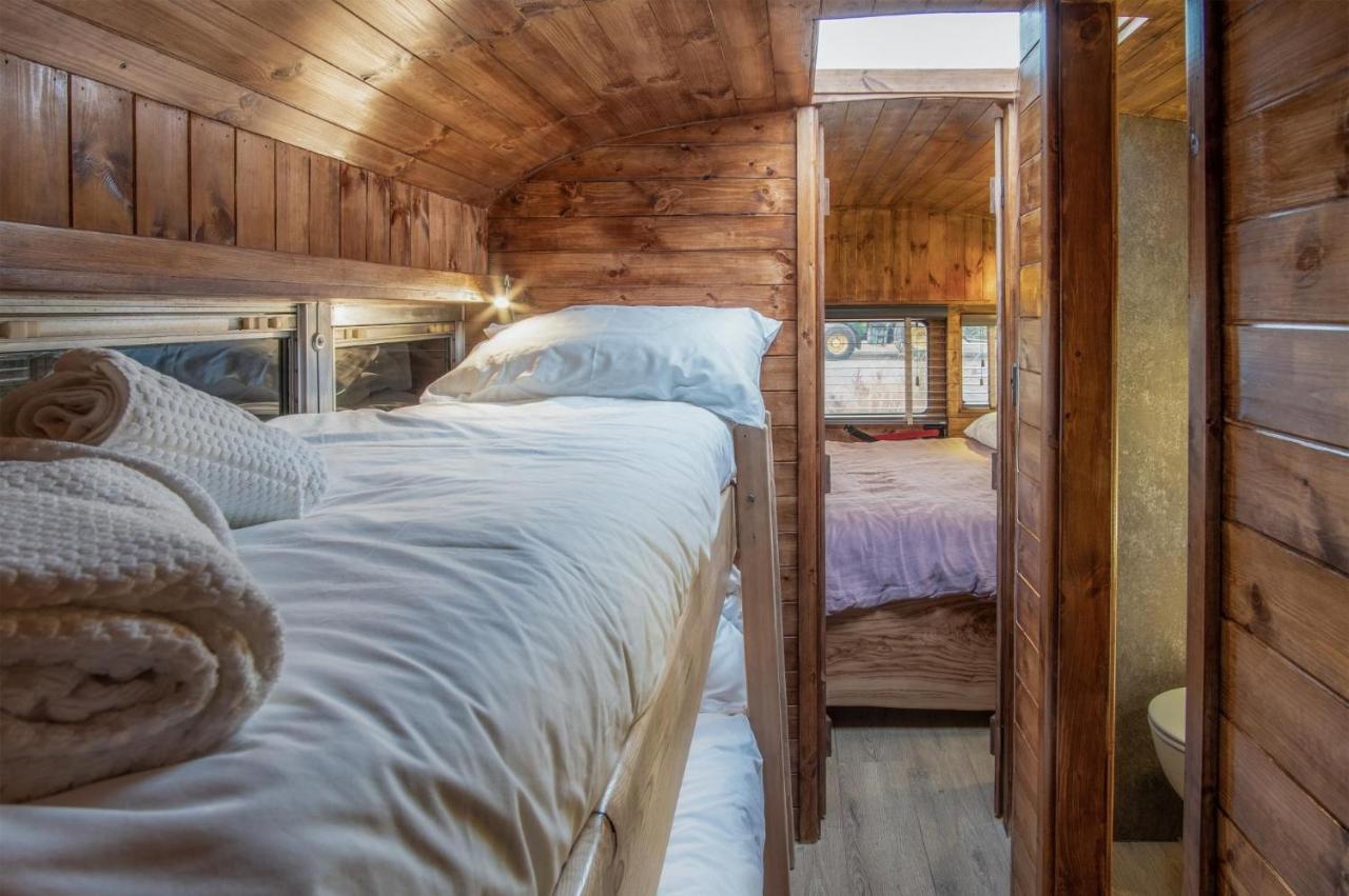American School Bus - 1 Bedroom - Blossom Farm - Tiers Cross Johnston Kültér fotó