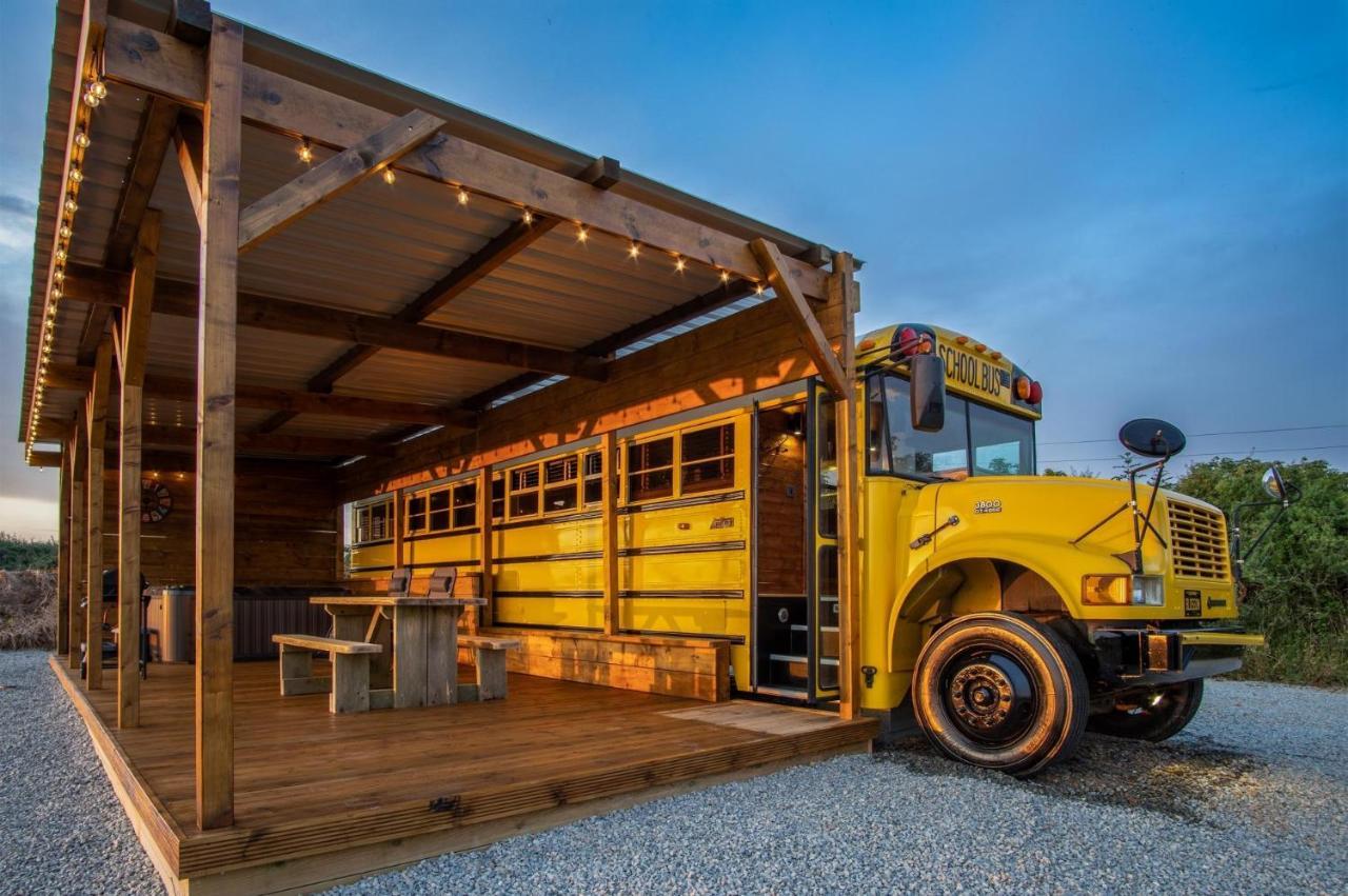 American School Bus - 1 Bedroom - Blossom Farm - Tiers Cross Johnston Kültér fotó