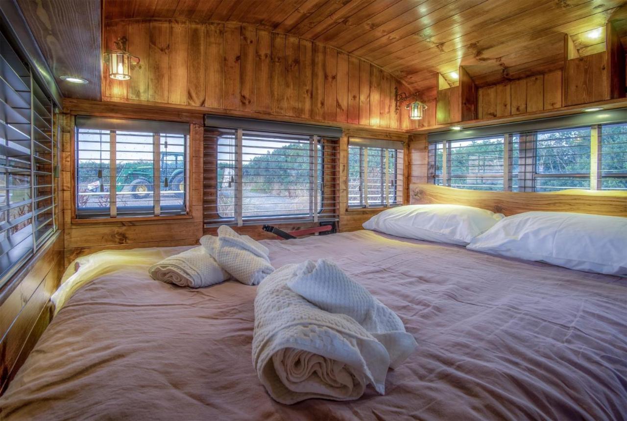 American School Bus - 1 Bedroom - Blossom Farm - Tiers Cross Johnston Kültér fotó
