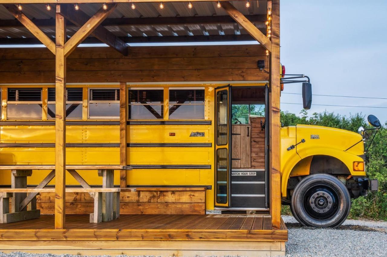 American School Bus - 1 Bedroom - Blossom Farm - Tiers Cross Johnston Kültér fotó